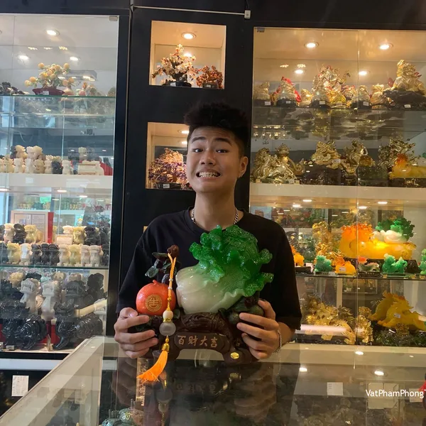 Em Hương -Khách hàng mua  Bắp cải xanh lớn bên cây trái cam đế gỗ LN074.