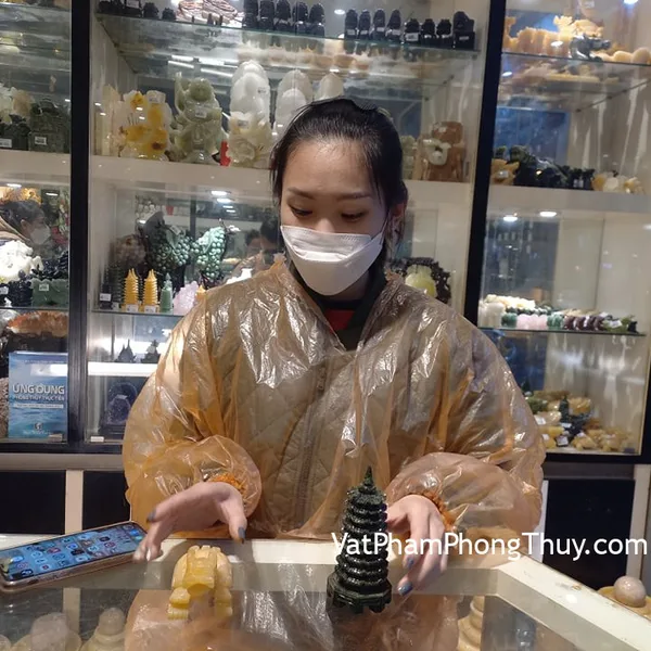 Chị Dung - Khách hàng mua Tháp Văn Xương Lam Ngọc 9 tầng GM058,Ve sầu ngọc Phỉ Thúy S6325,Rùa đầu rồng đá hoàng long M146.