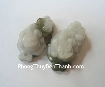 Tỳ hưu đeo cổ trên lá đá Miến Điện S414
