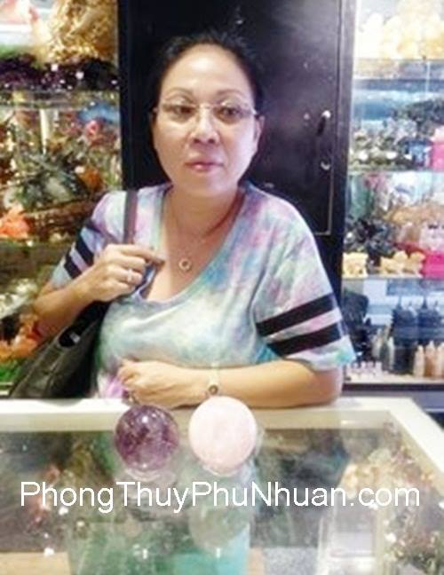Cô Hương -Khách hàng mua quả cầu thạch anh tím QC203 và quả cầu thạch anh hồng M181