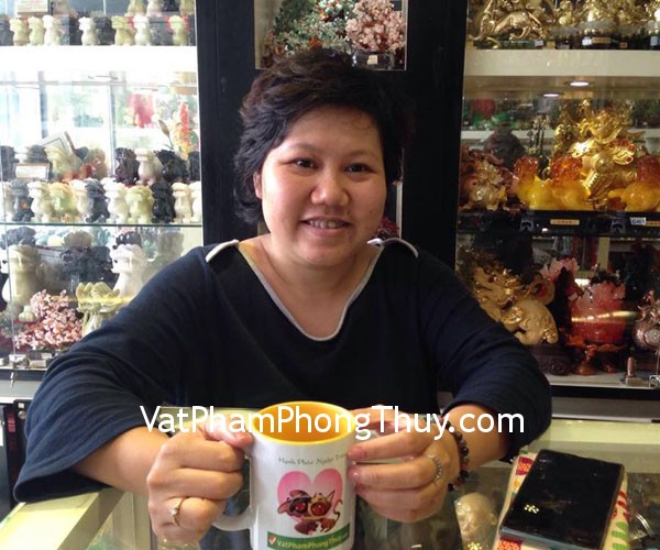 Chị Hương - khách hàng mua chuỗi ngọc hồng lục bảo S6133-3130