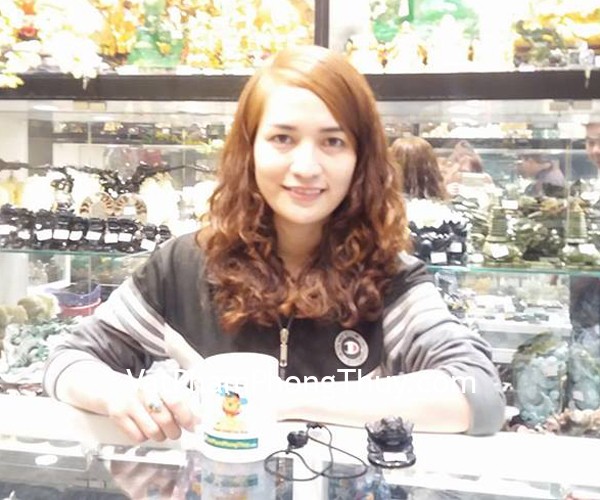 Chị Thanh - khách hàng mua tượng cóc GM120 và mặt đeo tỳ hưu S933